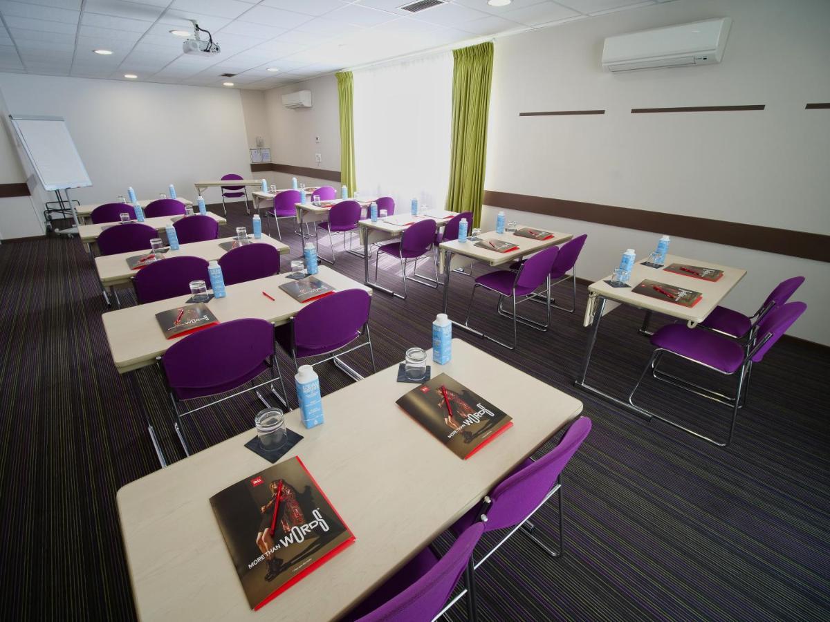 Готель Ibis Chartres Ouest Luce Екстер'єр фото