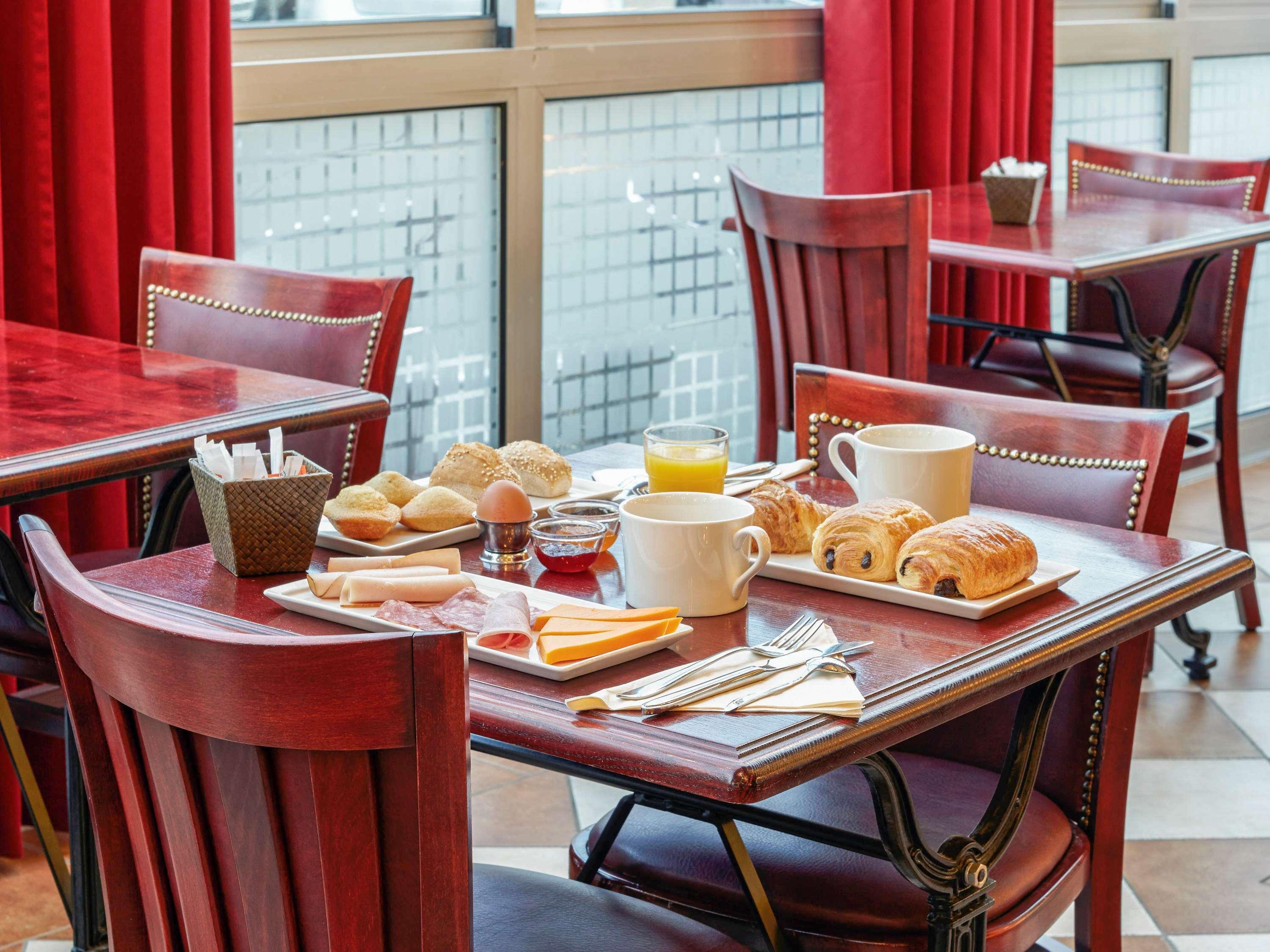 Готель Ibis Chartres Ouest Luce Екстер'єр фото