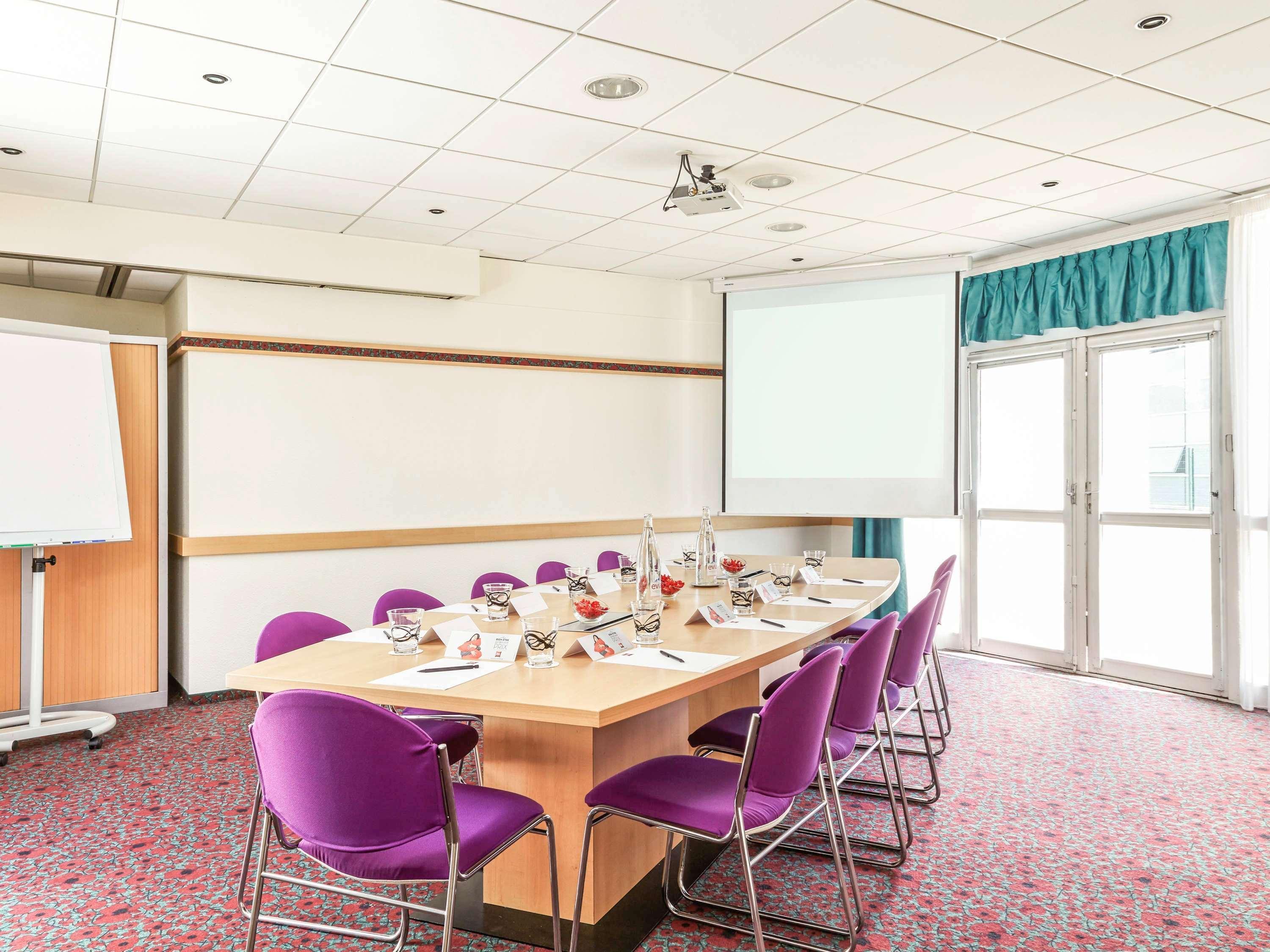 Готель Ibis Chartres Ouest Luce Екстер'єр фото