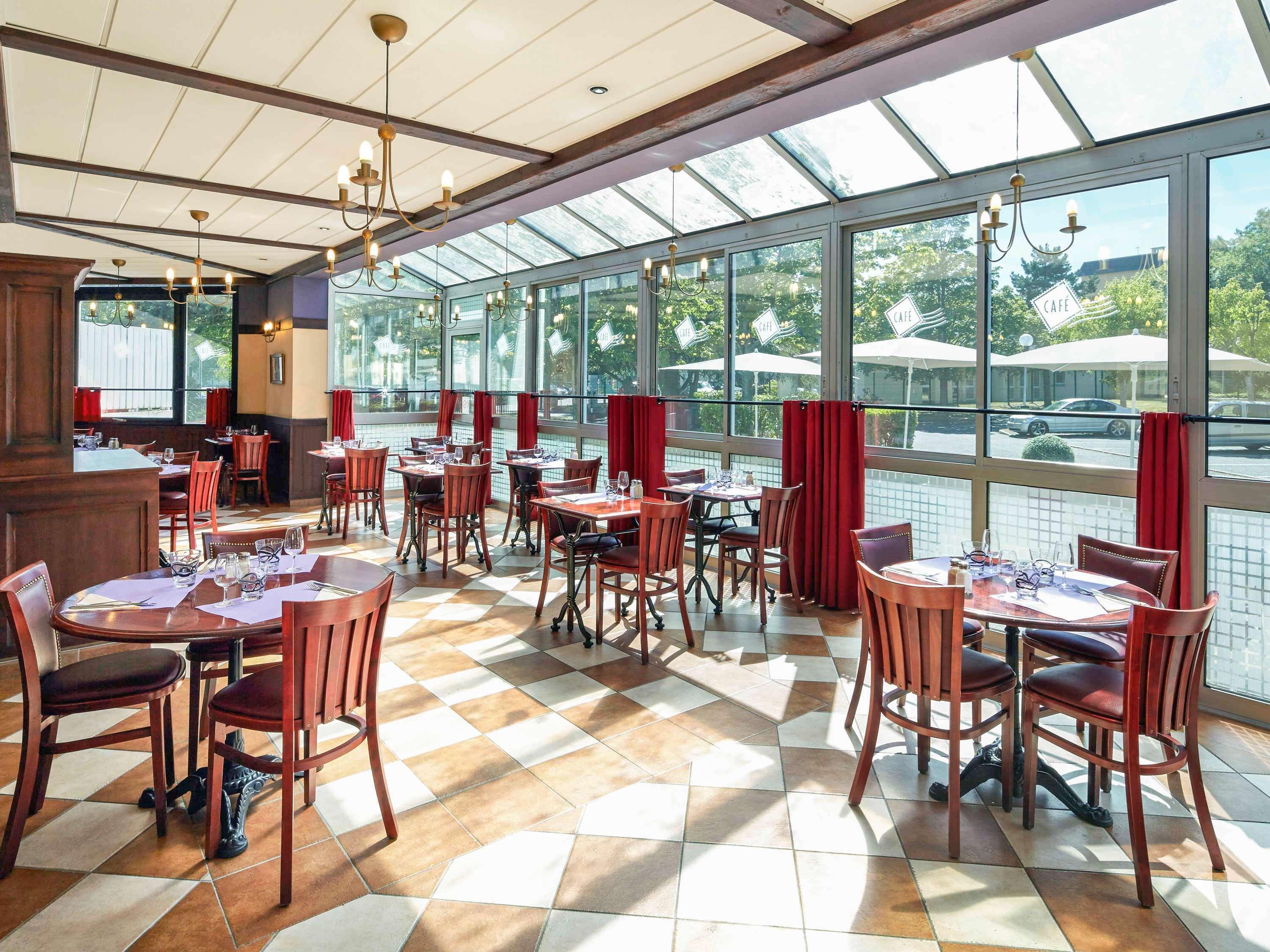 Готель Ibis Chartres Ouest Luce Екстер'єр фото