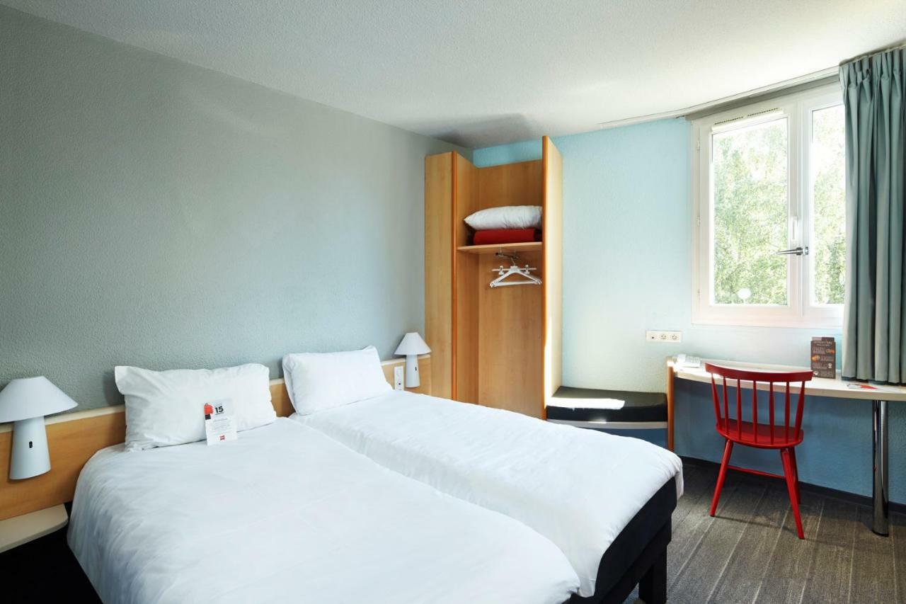 Готель Ibis Chartres Ouest Luce Екстер'єр фото
